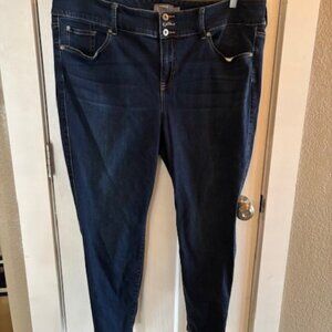Torrid "Super Soft" Denim Jegging, size 22 S, dark rinse